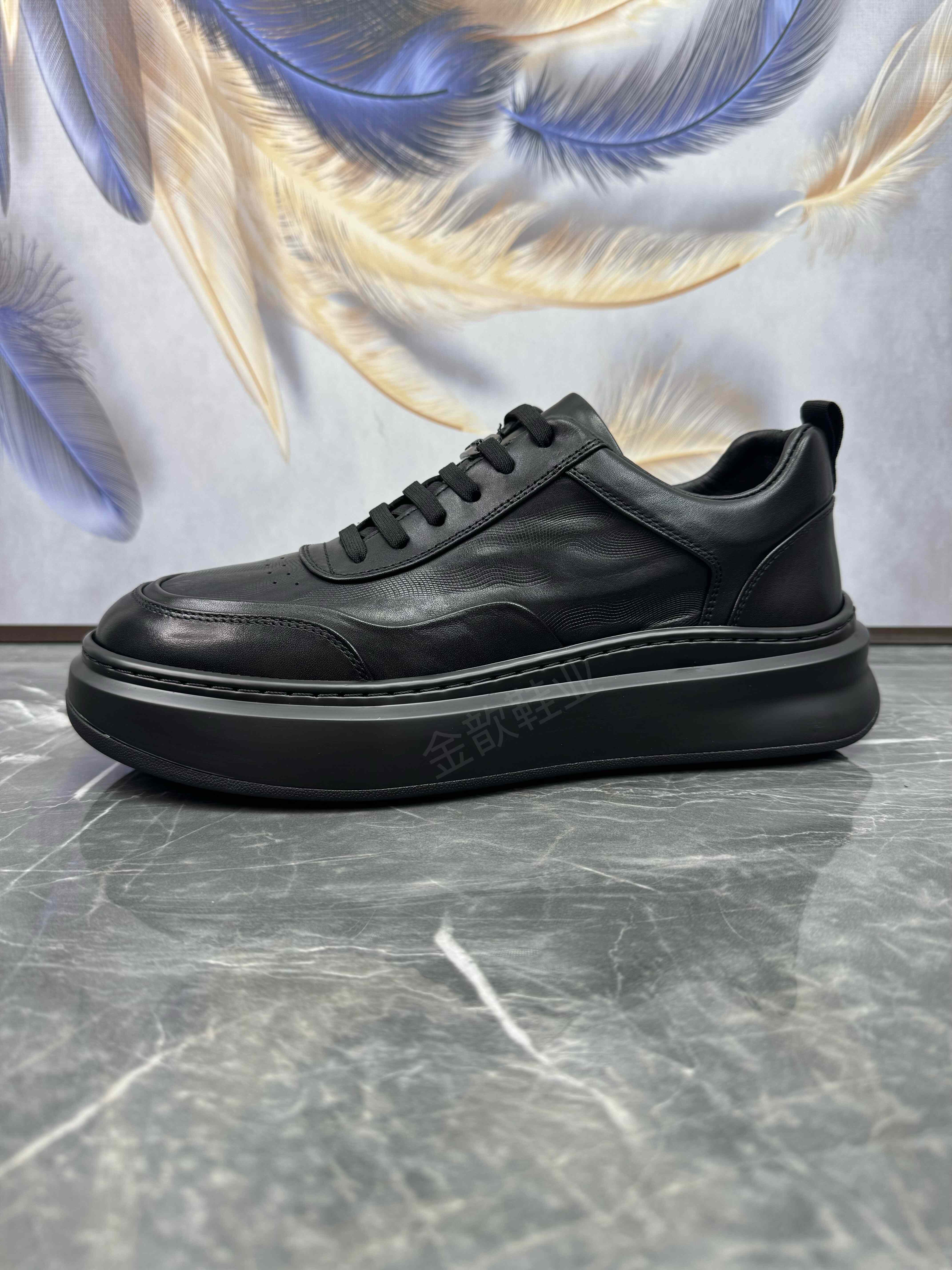 广州头层牛皮轻便软底轻奢休闲鞋