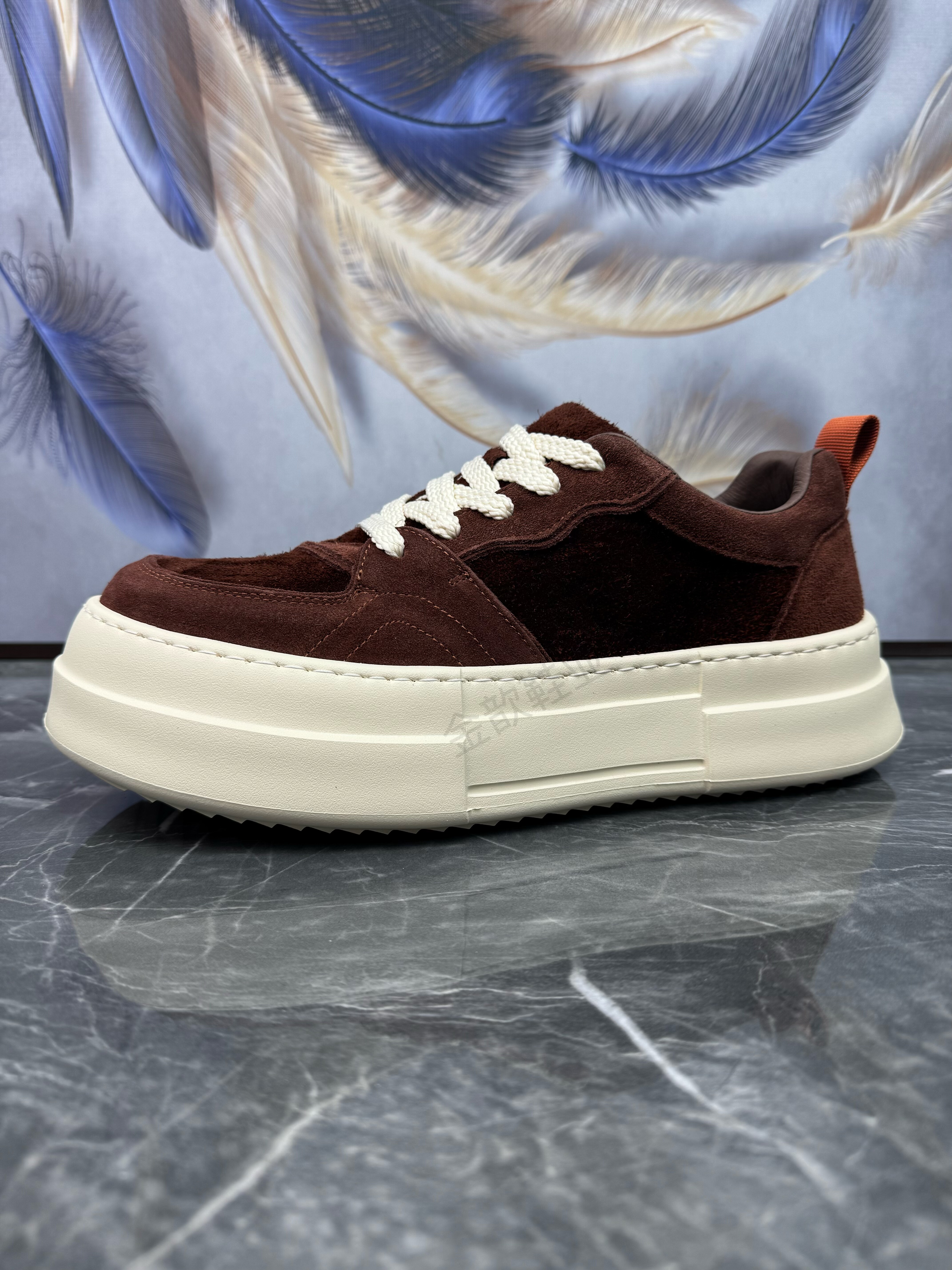 男鞋2025秋季新款磨砂牛皮轻便厚底增高真皮潮流百搭运动休闲潮鞋