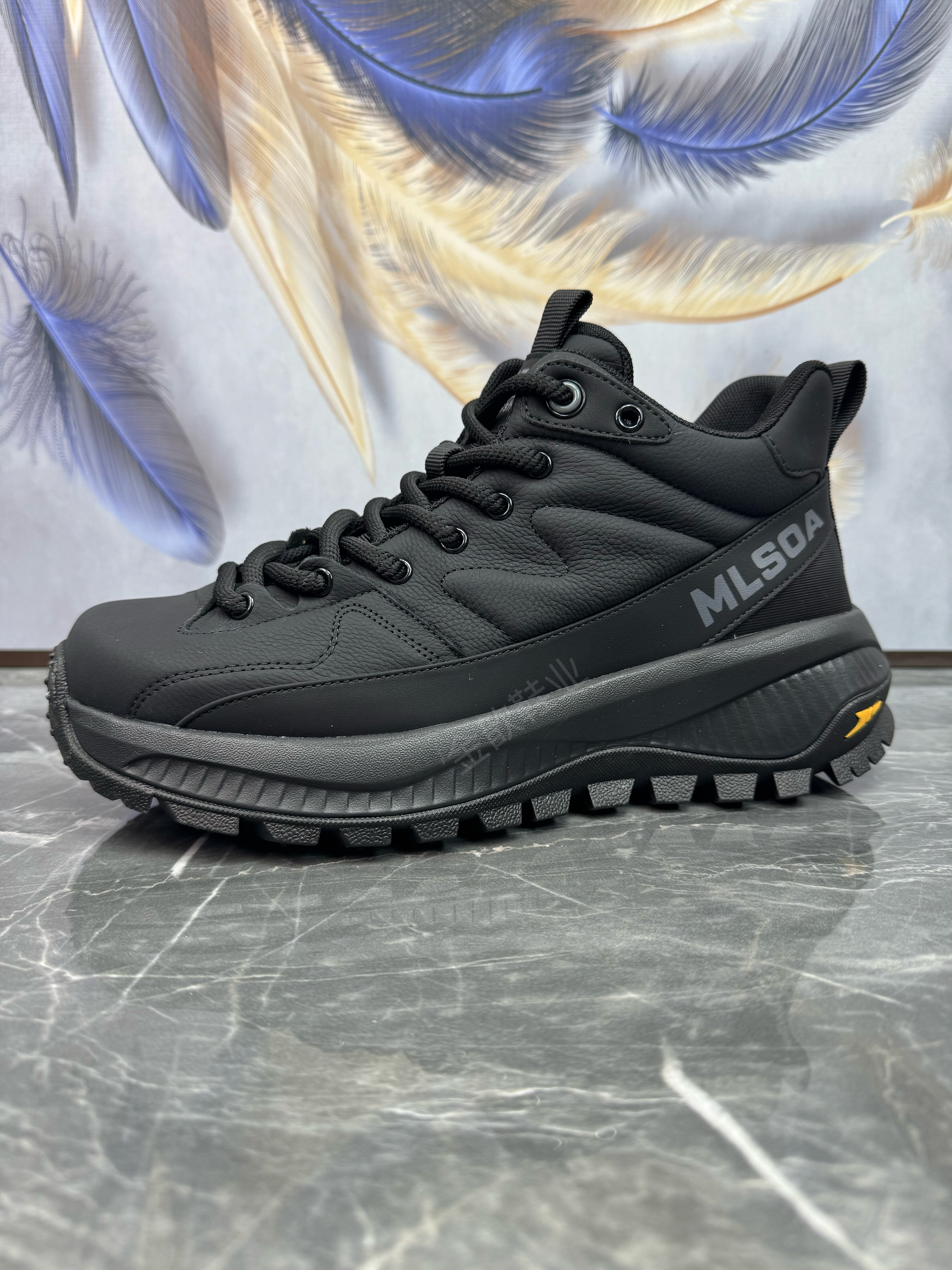 轻便软底防滑耐磨户外运动休闲鞋