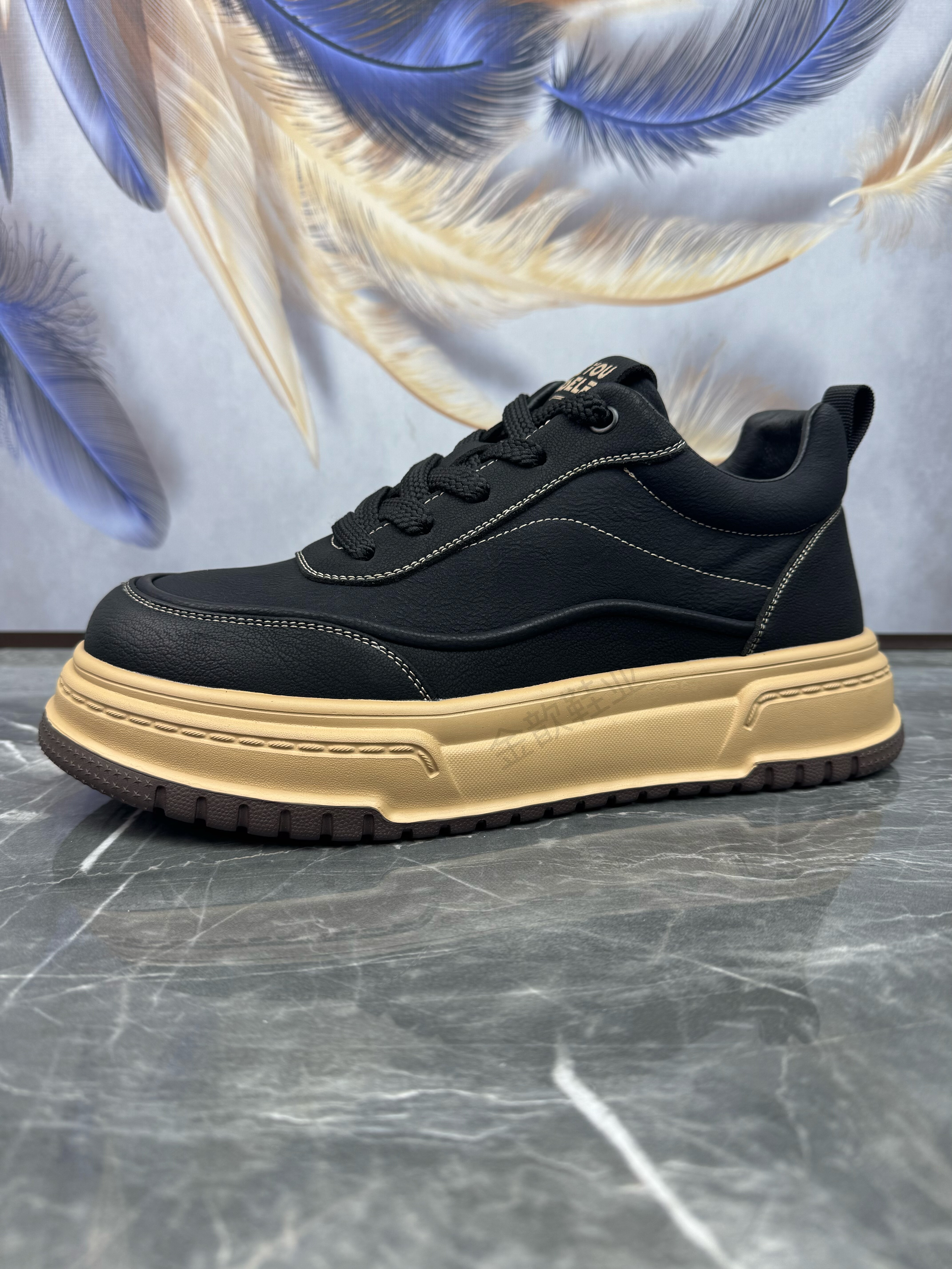 轻便软厚底简约真皮运动休闲板鞋