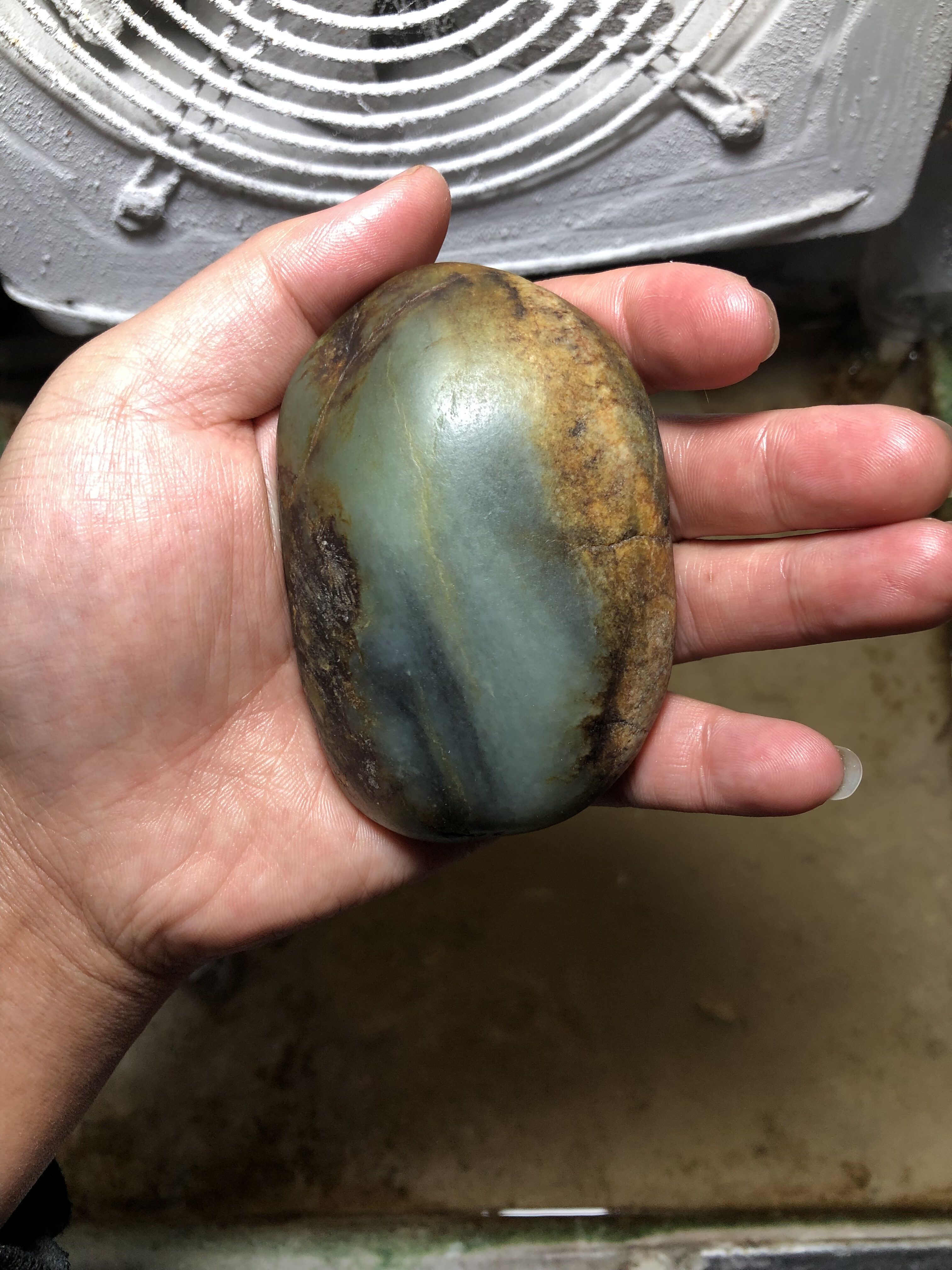 正品新疆籽料原石 把件摆件黄皮白肉青花 原皮原籽无修型玩料雕刻