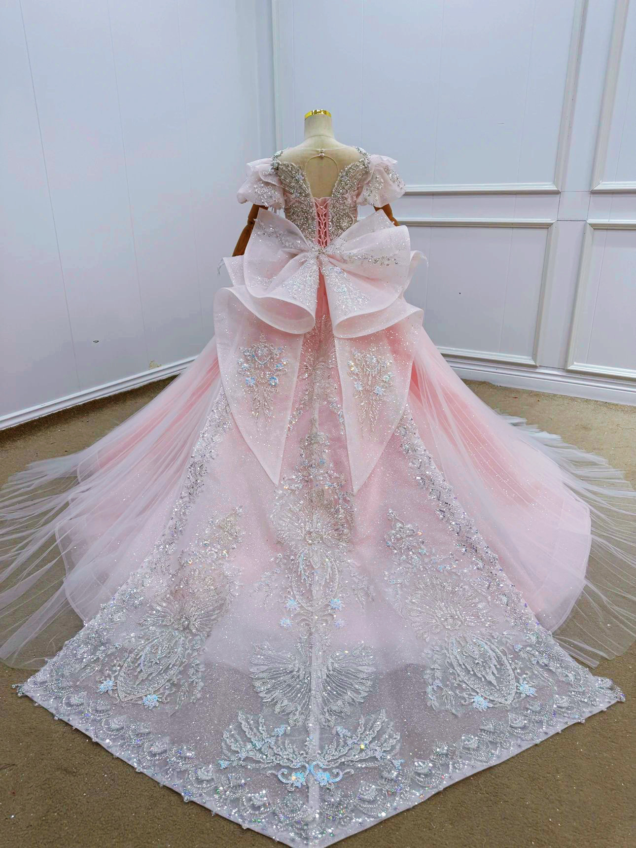 出租高端粉色奢华拖尾女童礼服模特走秀决赛唱歌主持钢琴演出生日