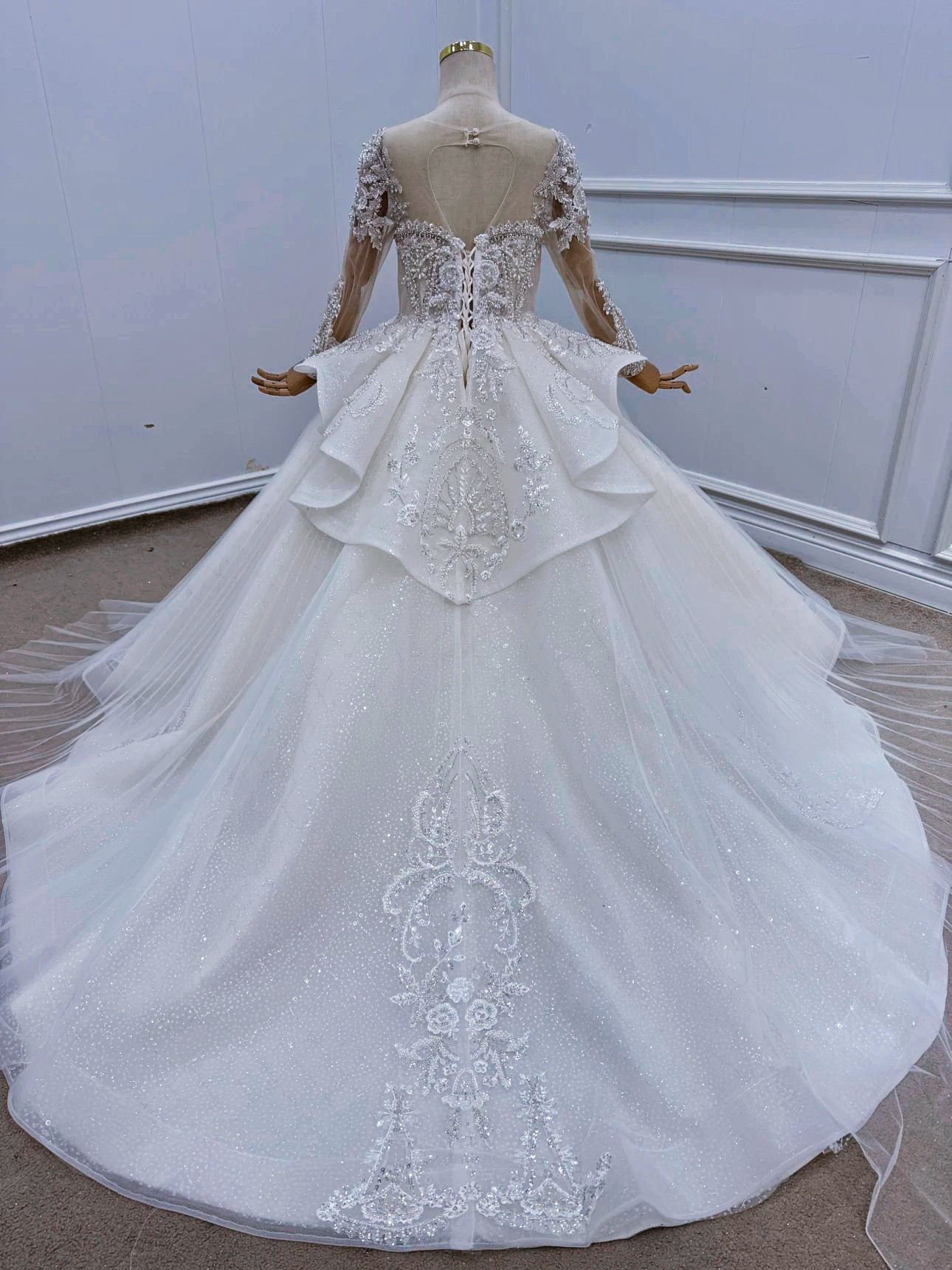 出租高端重工白色拖尾长袖女童礼服走秀主持钢琴演出生日花童唱歌