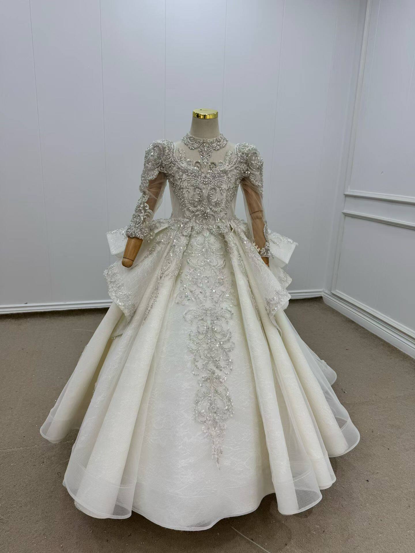 出租高端白色长袖拖尾女童礼服十岁生日走秀唱歌主持钢琴演出