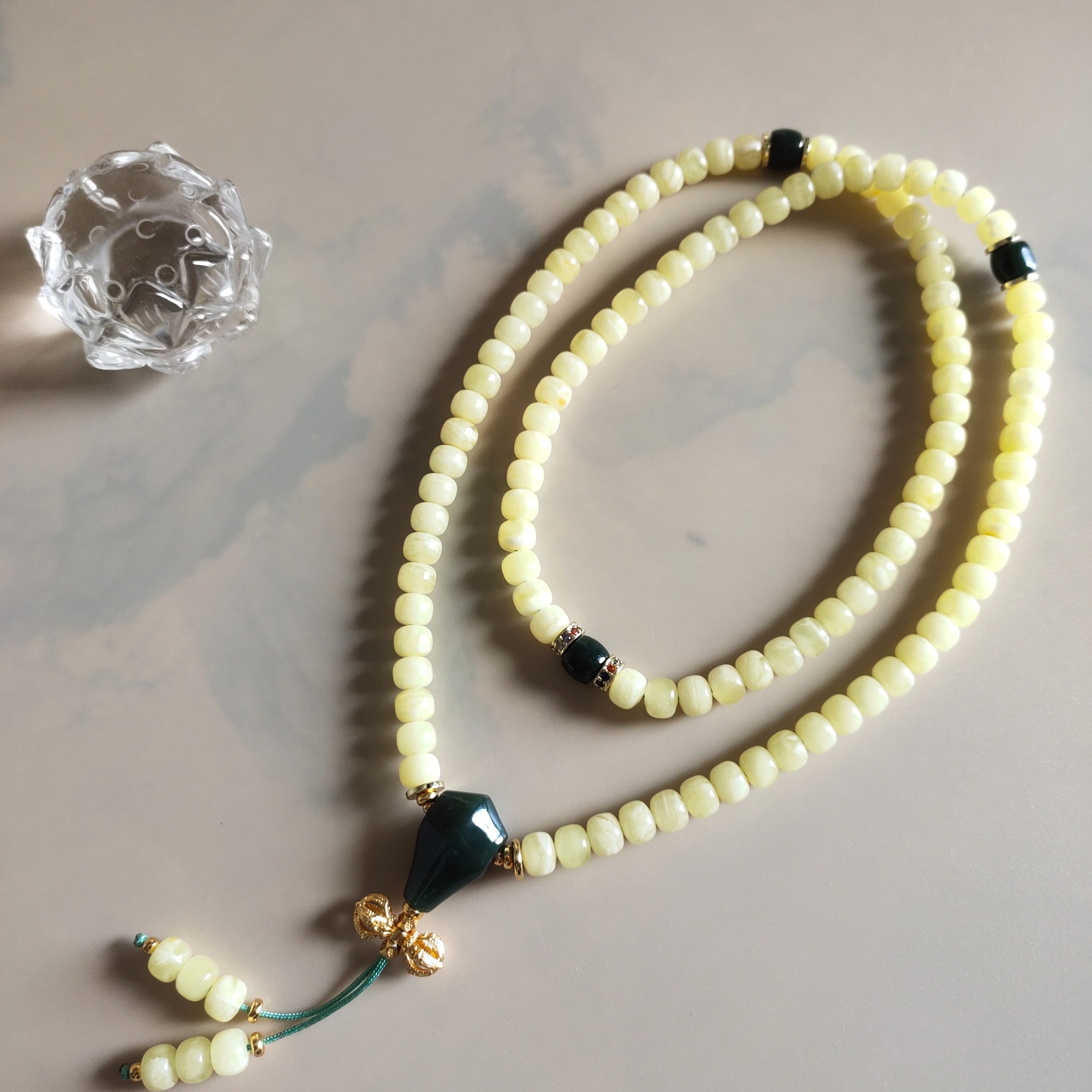 【山禾蜜蜡】蜜蜡金白花108念珠和田玉配饰