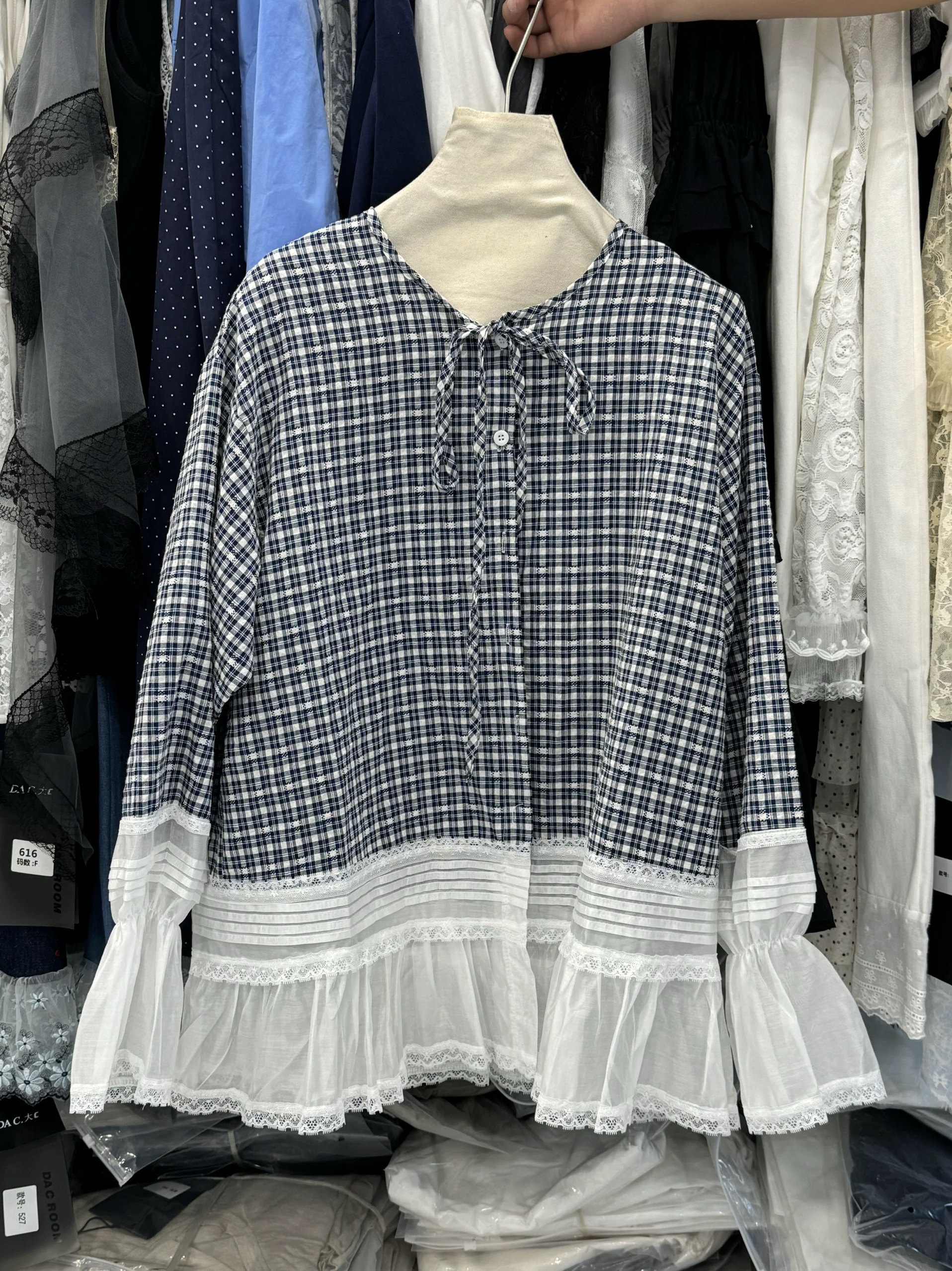 2025早春清仓不退不换格纹衬衫拼接蕾丝下摆设计感韩版小众衬衫