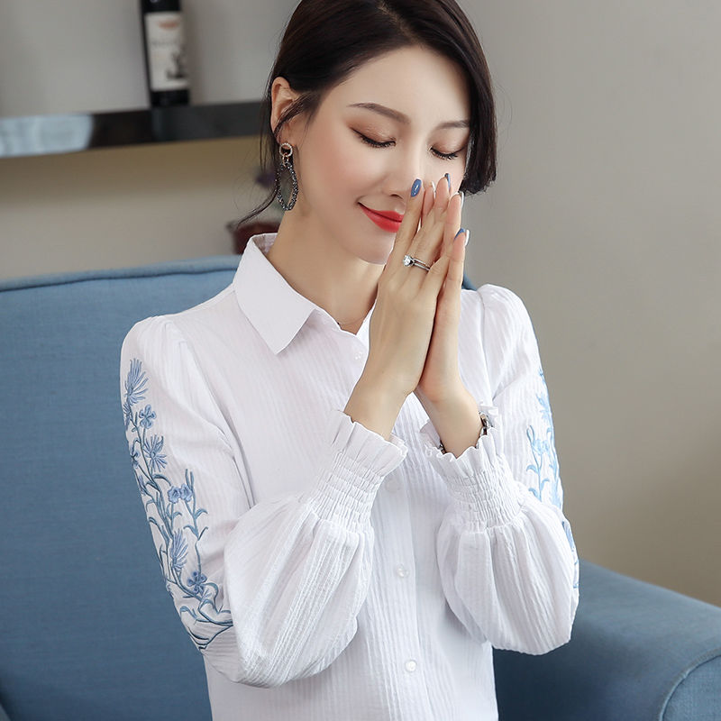 韩版纯棉衬衫女长袖秋季新款宽松绣花灯笼袖百搭上衣白色女士衬衣在类目 女装/女士精品, 衬衫中 - 来自Buy2taobao.com提供专业的淘宝代购服务