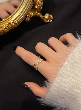 韩版ins潮轻奢网红戒指女高级感交叉钉子指环戒复古情侣学生手饰