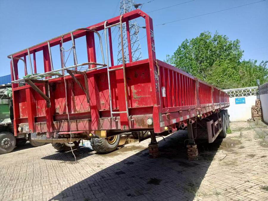 5月8日德州市车牌号为鲁N134P挂驹王牌重型自卸半挂车网络拍卖公告