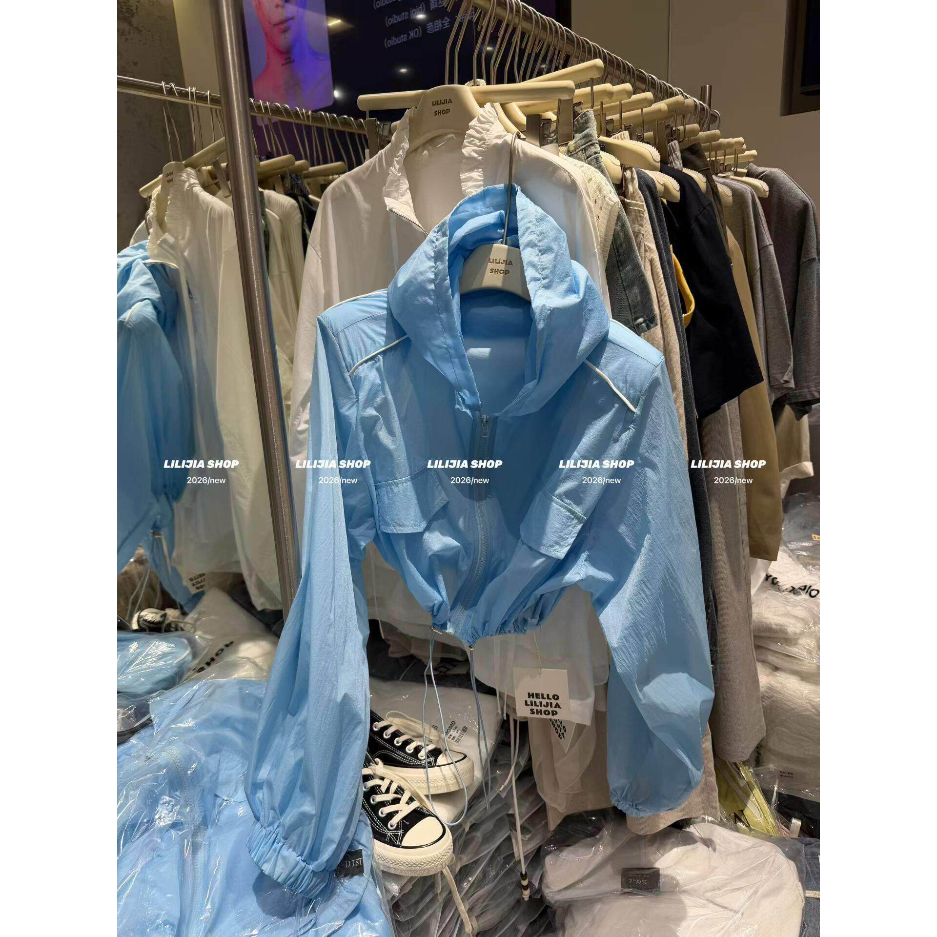 2026巨好看百搭蓝色连帽短外套女夏季薄款收腰拉链夹克防晒衣洋气