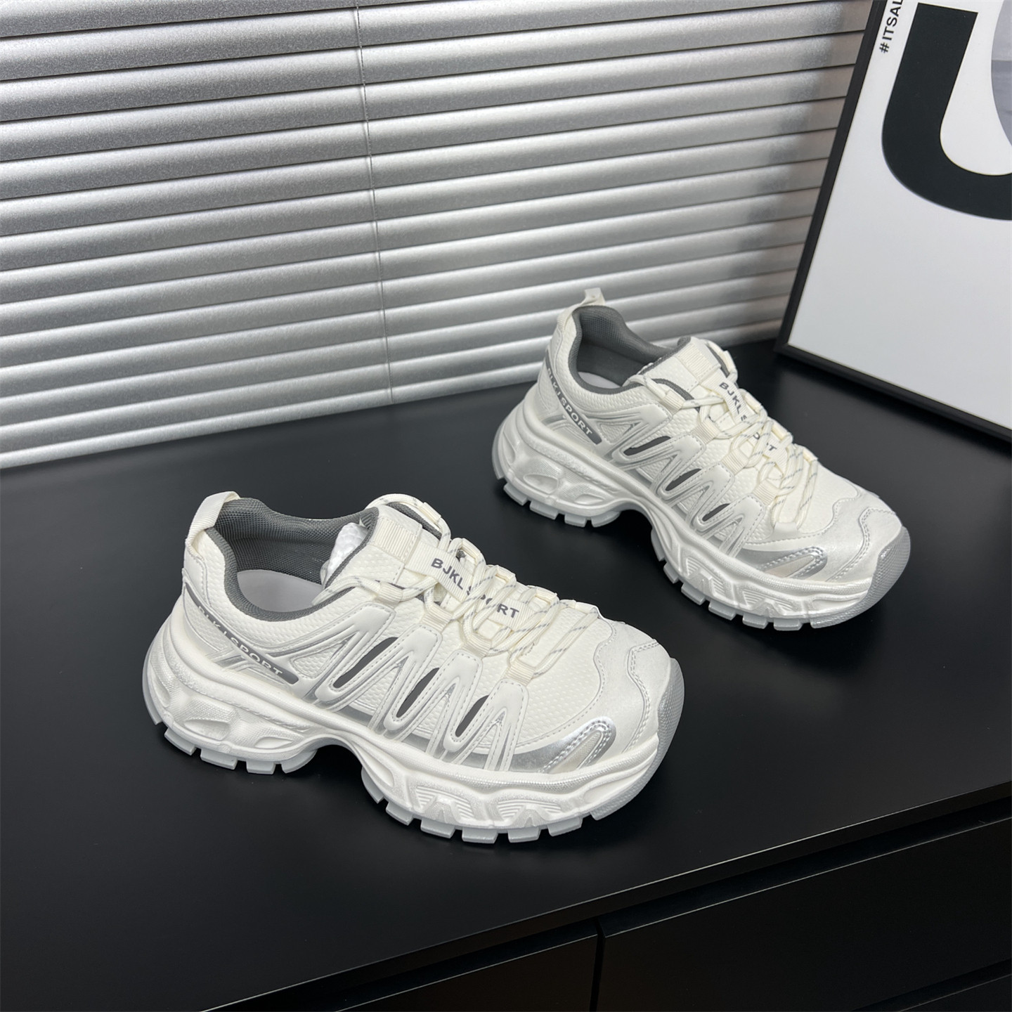 真皮厚底显脚小老爹鞋女2026春季新款小个子增高轻便休闲运动鞋