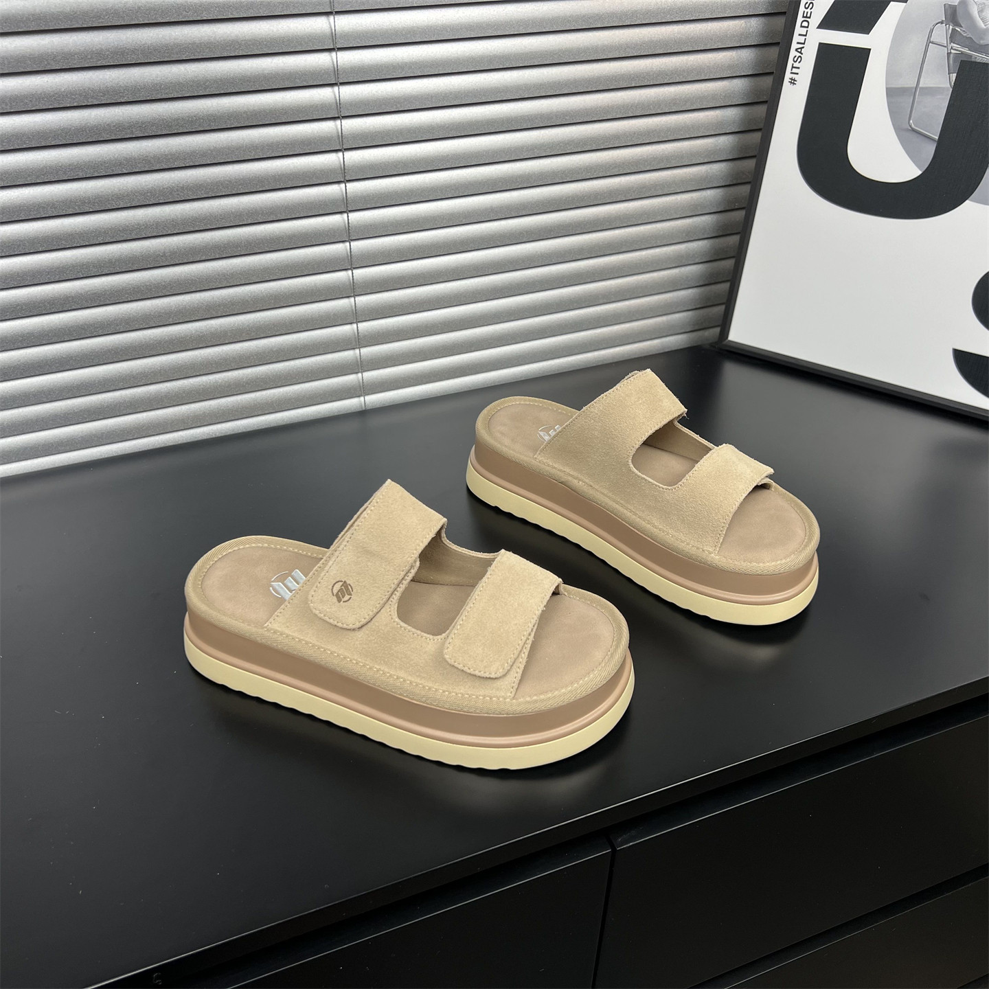 真皮魔术贴厚底一字拖女2026夏季新款百搭勃肯休闲沙滩凉拖鞋外穿