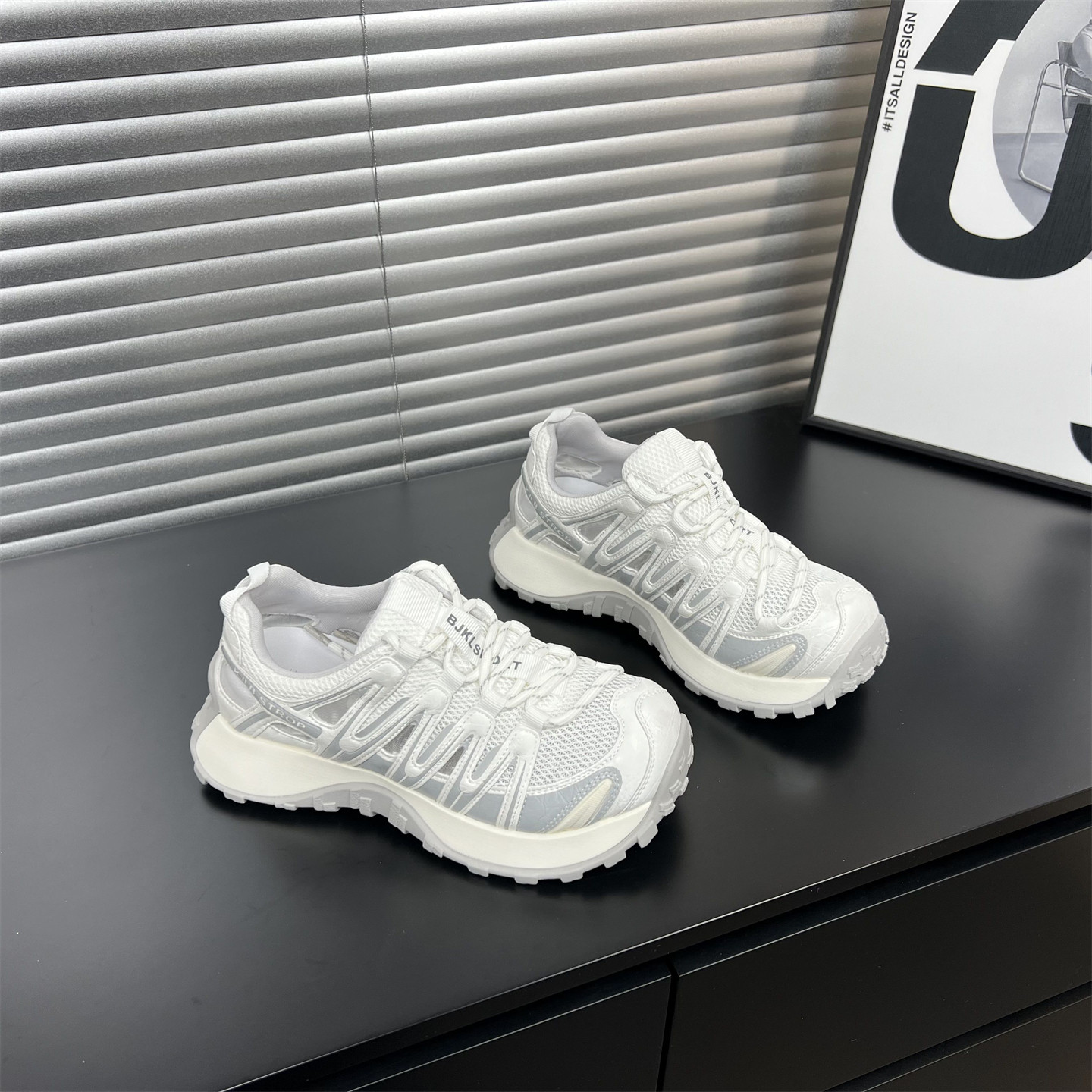 真皮网面防滑底户外登山鞋女老爹鞋2026年夏款新款透气休闲慢跑鞋