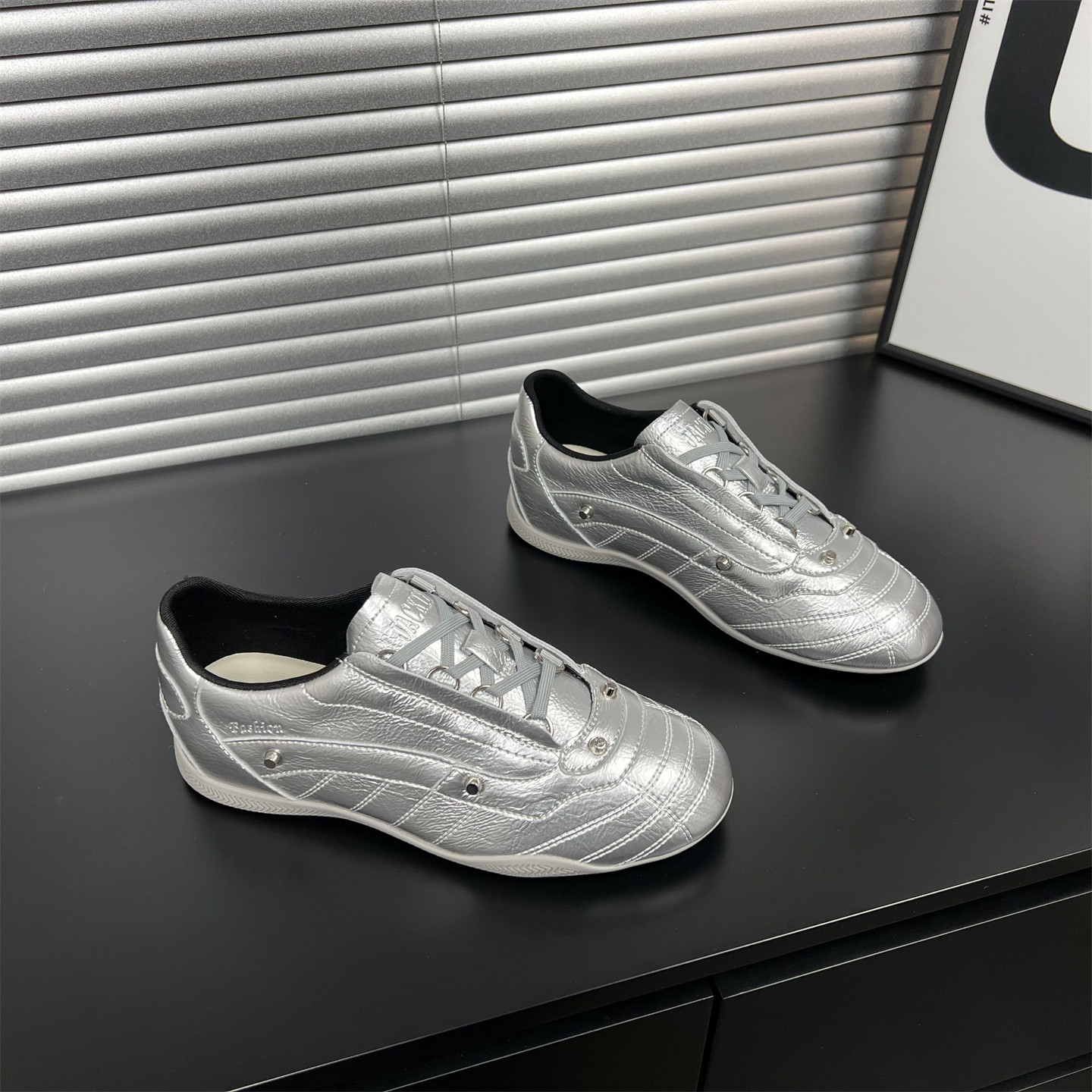 真皮德训鞋女款2026新款春季复古圆头绑带平底百搭芭蕾休闲运动鞋