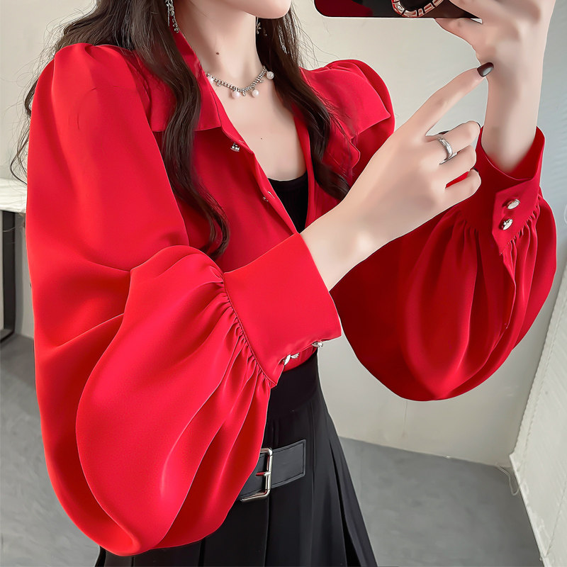 女神款洋气红色显白衬衣女款秋宽松翻领灯笼袖设计感上衣胖MM衬衫