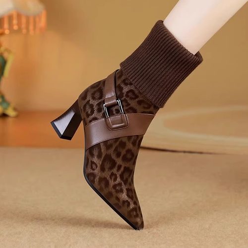 头层牛皮2024新款秋冬季高跟短靴粗跟尖头女靴加绒瘦瘦靴弹力靴