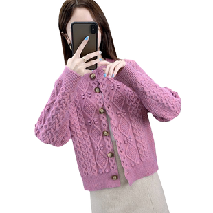 毛衣外套秋装女款2025年新款女装针织开衫外搭短款小香风粉色上衣