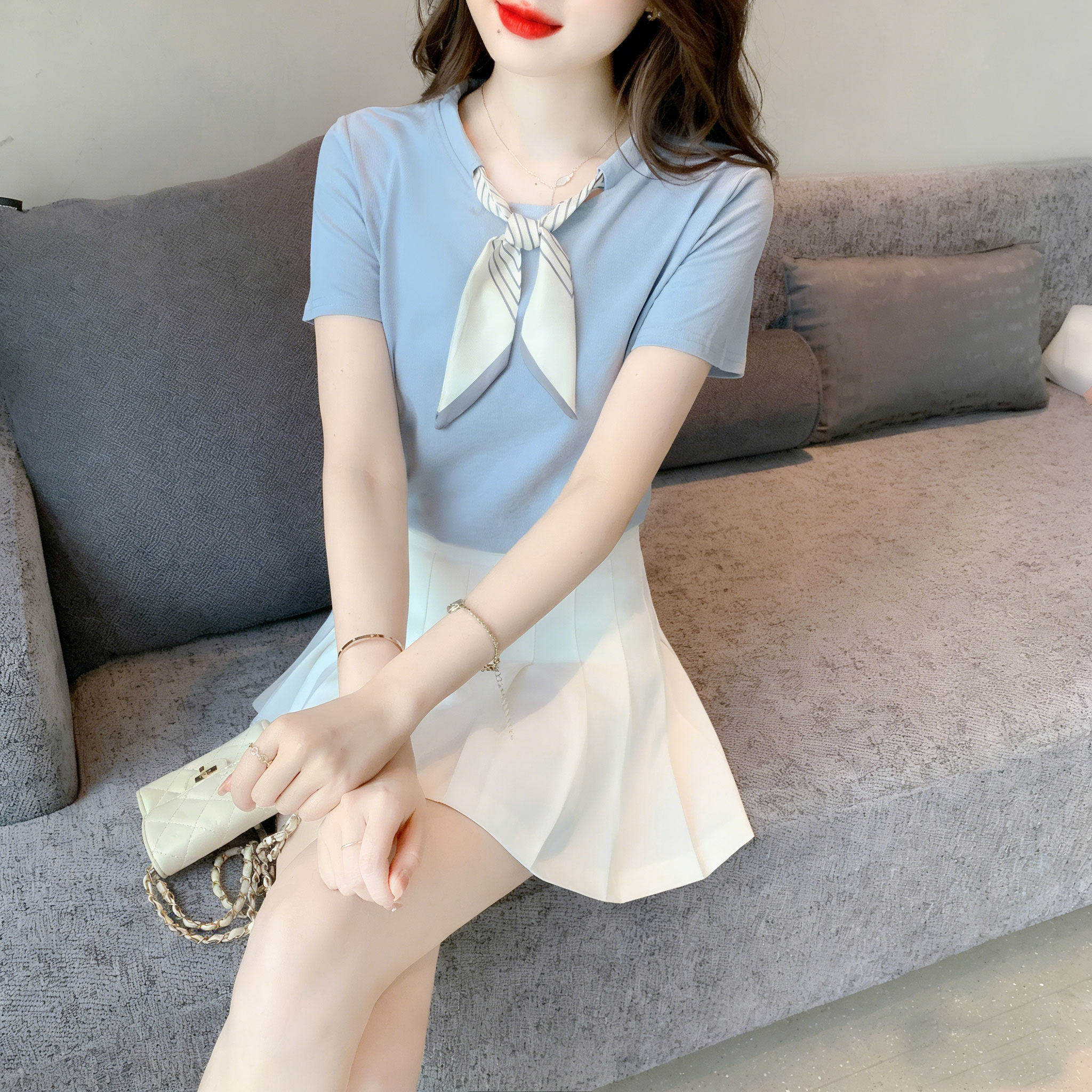 淑女风蓝色蝴蝶结短袖T恤女夏新款设计感小众显瘦时尚套装
