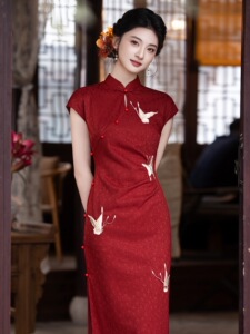 红色提花新中式旗袍女2026新款连衣裙小众设计修身显瘦气质礼服
