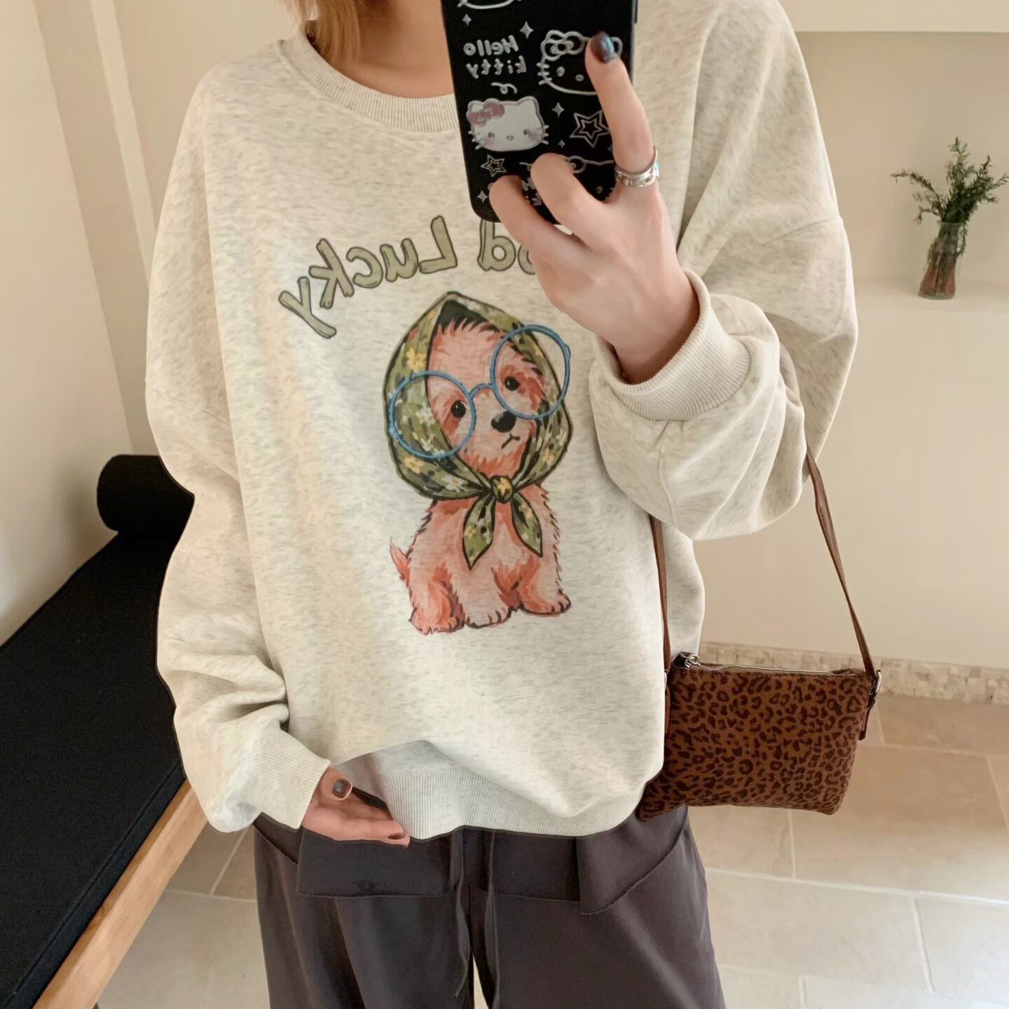 现货实拍！韩代款东大门秋季宽松圆领减龄卡通复古套头卫衣上衣女