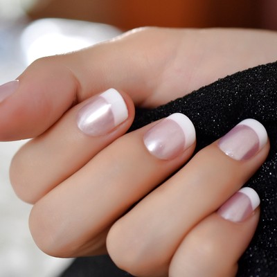 Pearl Shine Pink French Nail White Round Fake Nails Short