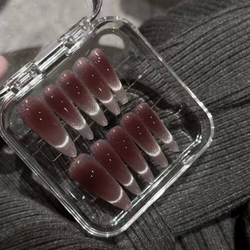10pcs Long Almond-Shaped Wine Red Gradient Cat Eye Fake Nail