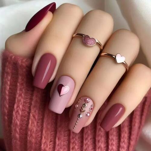24Pcs Mid-length Ballet False Nails Red Love Pattern Design