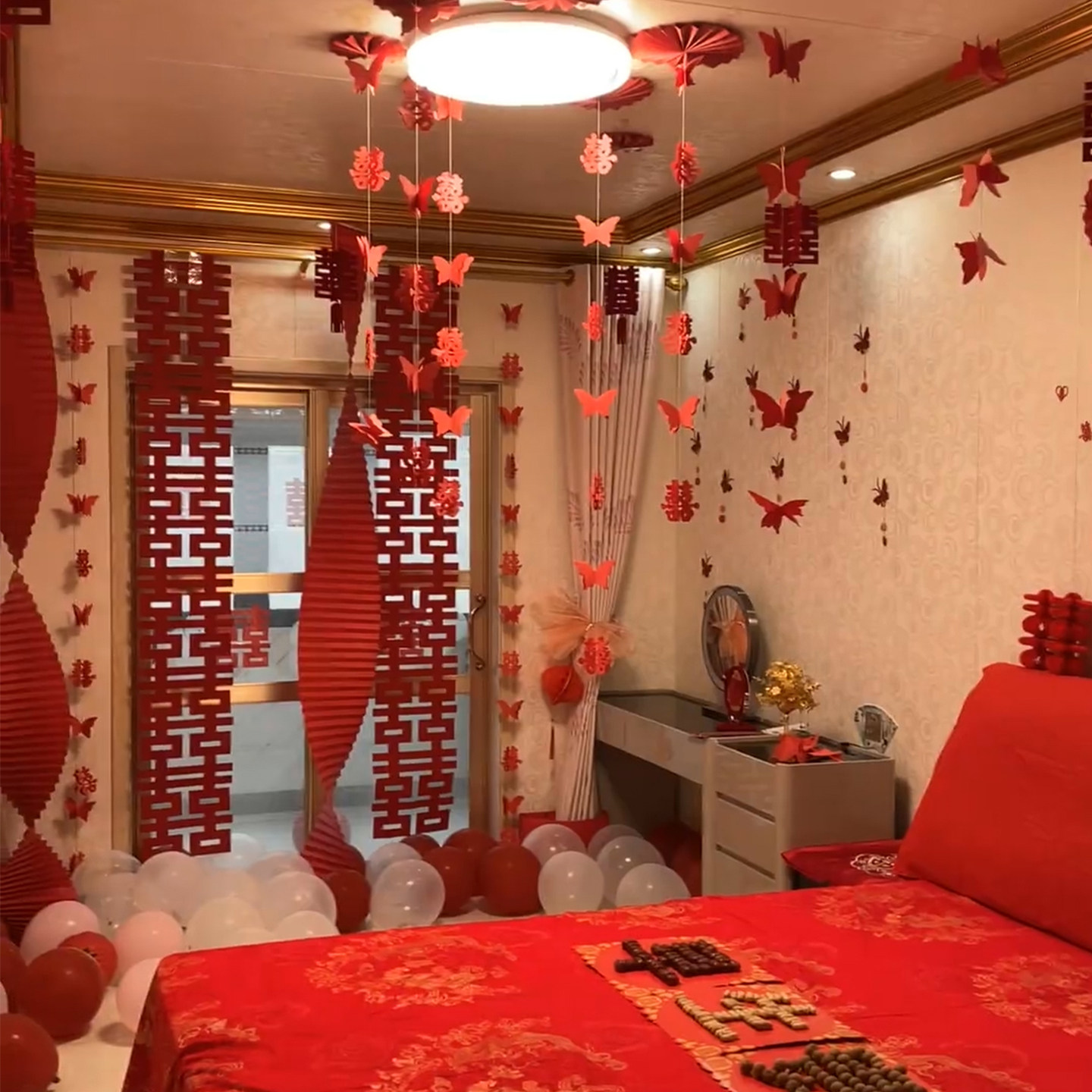 婚房布置套装吊顶拉花男方房间婚礼喜字挂件窗帘屋顶客厅结婚装饰
