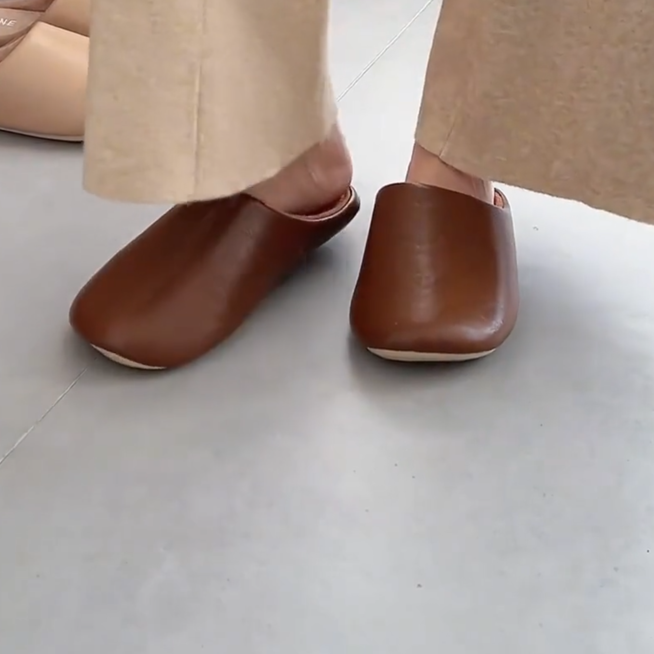 拖鞋家居棉拖鞋女士秋冬季居家室内厚底防滑毛毛绒PU防水情侣男