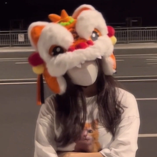 醒狮头盔套冬季毛绒保暖全盔半盔适配春节红色动耳可爱卡通虎头帽