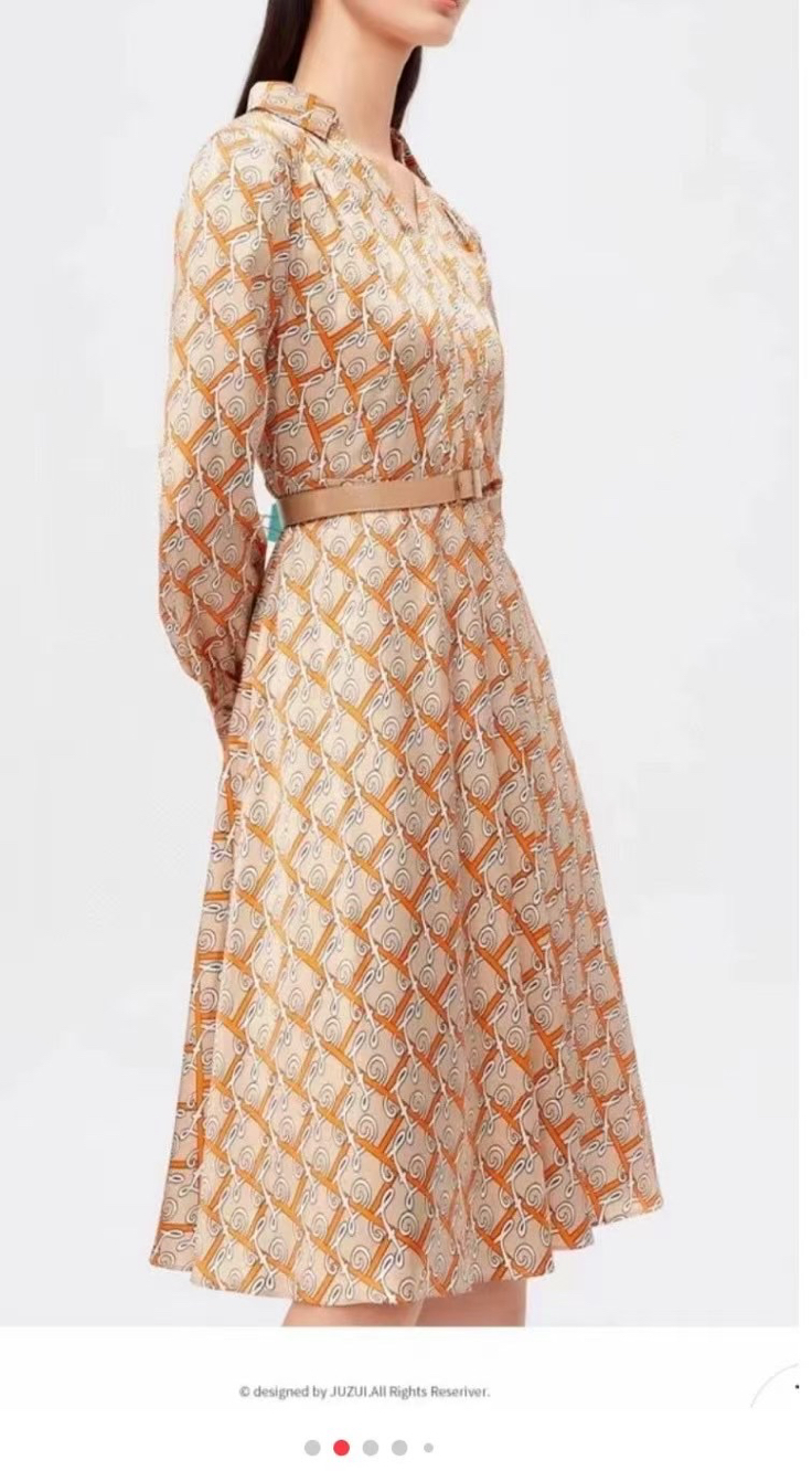 玖姿缎面桑蚕丝音符复古连衣裙