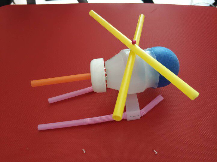 废旧酸奶饮料瓶diy小飞机自制手工塑料瓶飞机材料环保成品