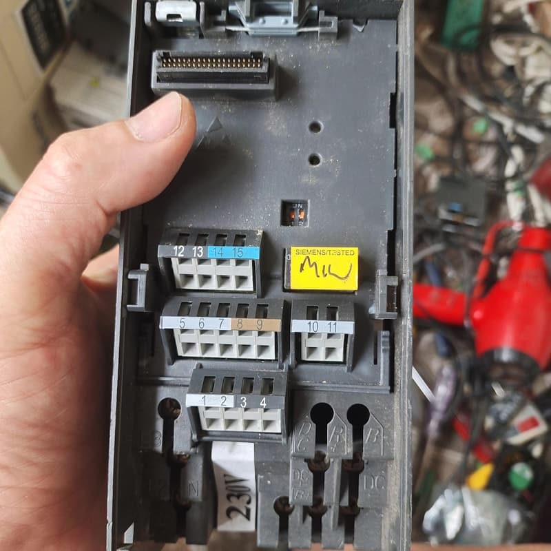 西门子mm420变频器（不带面板，0.75kw220v）--议价商品