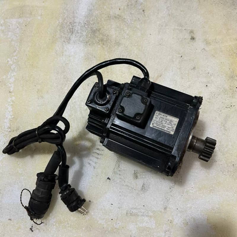 日本安川伺服电机850瓦电机 SGMGH-09PCA-AM1--议价商品