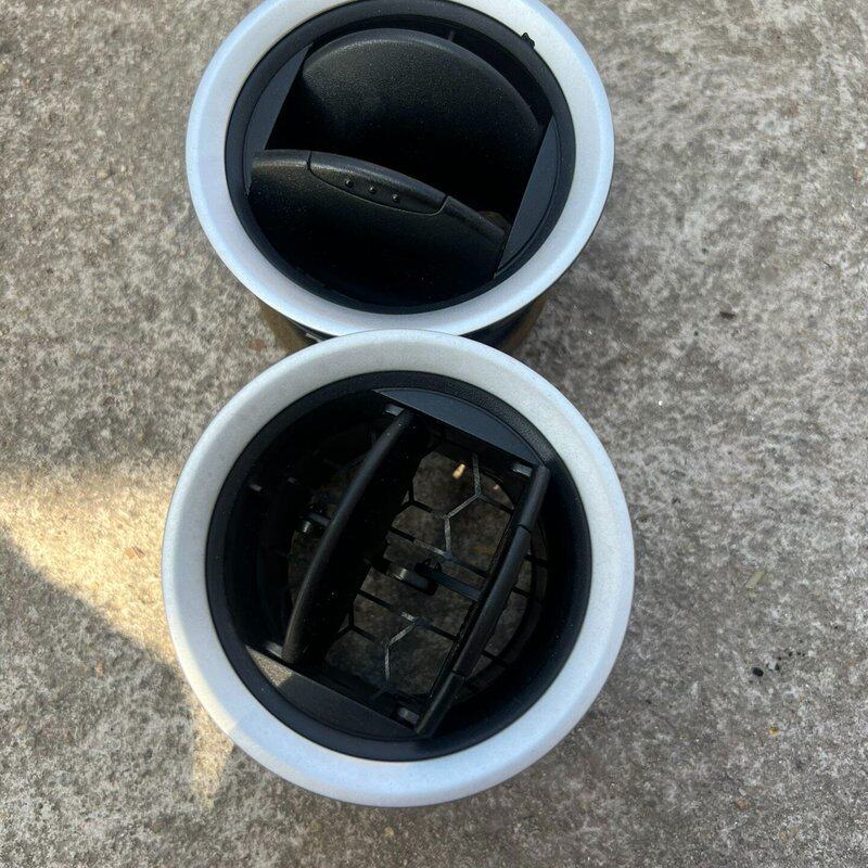 嘉年华原装仪表台出风口一对，拆车件，功能正常。成色--议价商品