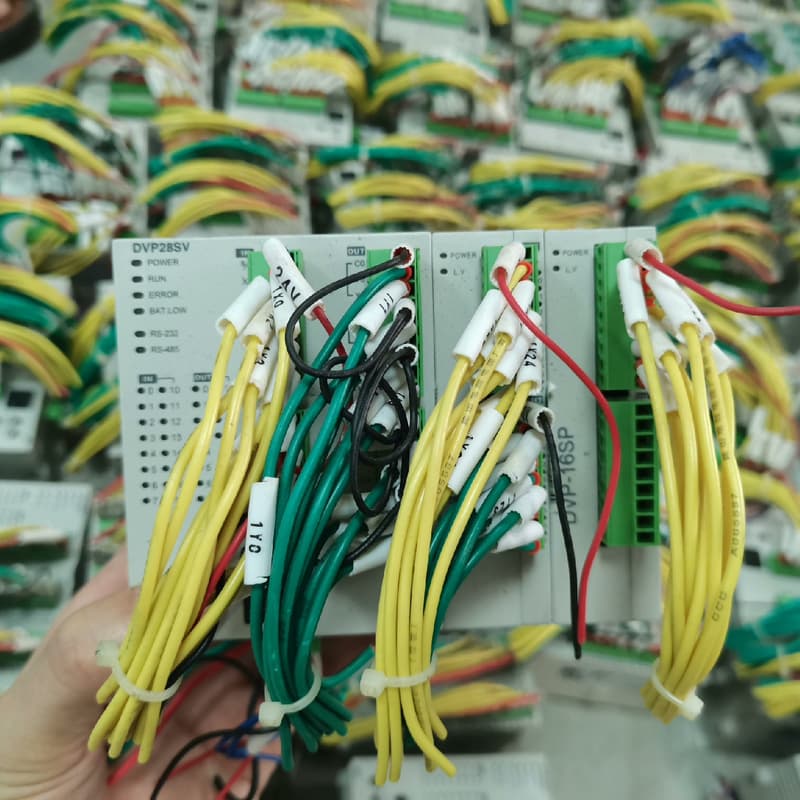 台达PLC主机DVP28SV11T2，二手拆机，功能包好。成--议价商品
