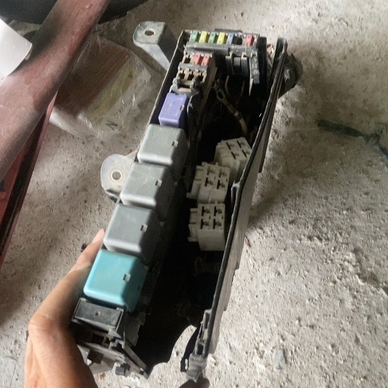原装保险盒,拆车件,适配老锐志、皇冠等车型。带继电--议价商品