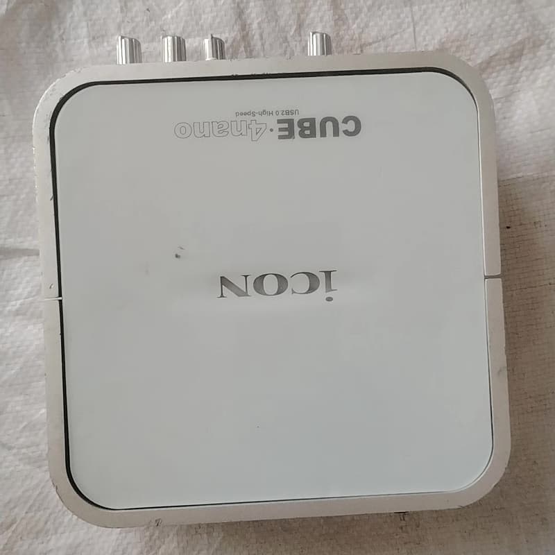 艾肯爱肯4nano声卡,USB2.0接口,成色如图,有用痕迹--议价商品
