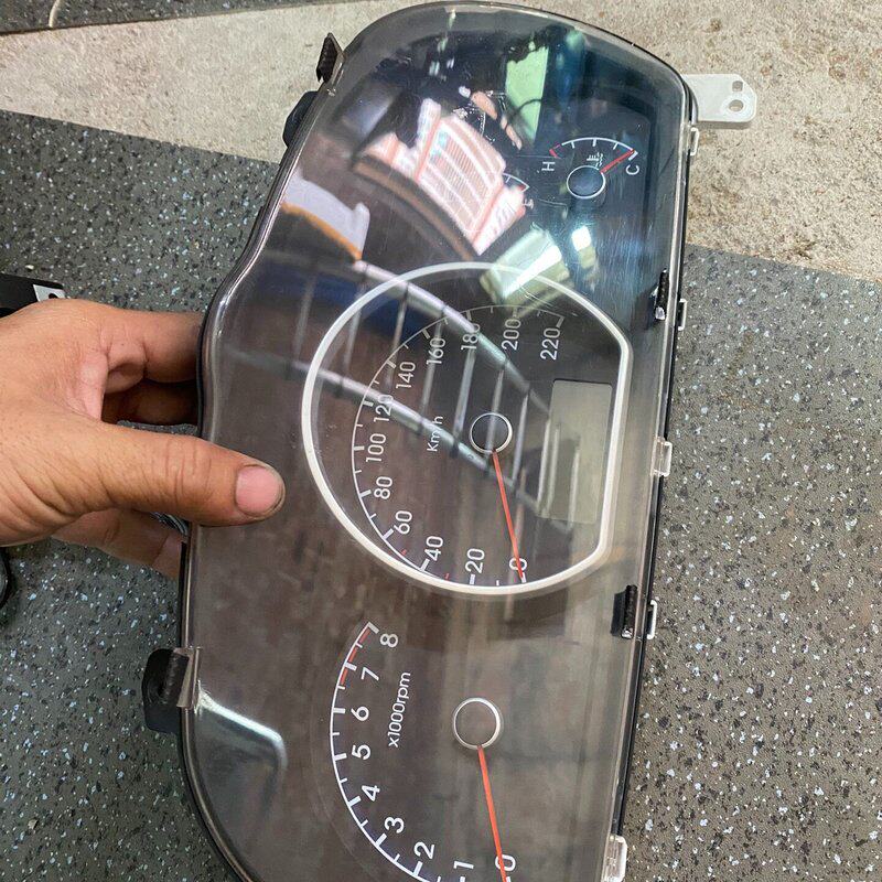 代悦动1.6自动挡原装仪表盘，功能正常，外观成色如图--议价商品