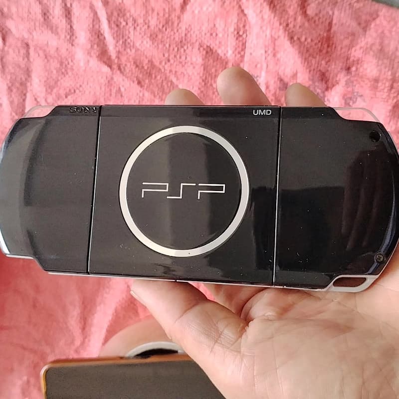 索尼psp3006放家时间长了没玩,没有充电器还能正常--议价商品