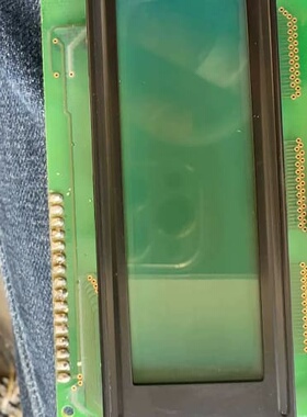 全新液晶显示屏，型号ED20410YMY，来自台湾制造。适合--议价商品
