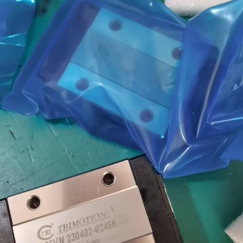TRS25VN，TBI库存滑块，9.9成新带包装。安装孔位3--议价商品