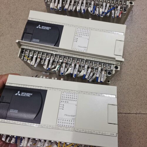 FX3GA-60MT 原装正品三菱plc 9成新装机充新包好--议价商品