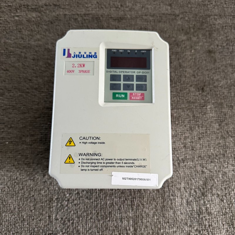 久菱变频器2.2KW，380V三相，型号JLA02D243K--议价商品