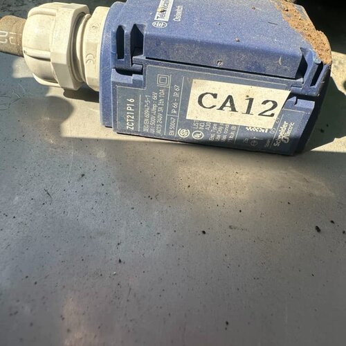出售施耐德限位开关ZCT21P16 实物拍摄议价出售--议价商品