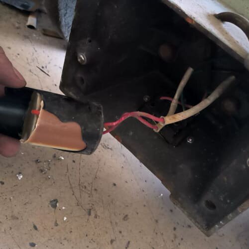华凌台式砂轮机MQ3225，220V，750W，砂轮尺寸25--议价商品
