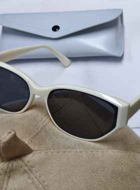 新复古猫形偏光太阳眼镜潮男女网红同款素颜墨镜街拍报告配近视镜