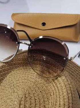 无边框浅色小脸太阳镜