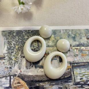 复古白色椭圆耳环圆环港风80年代感夸张耳饰少女简约几何耳夹女