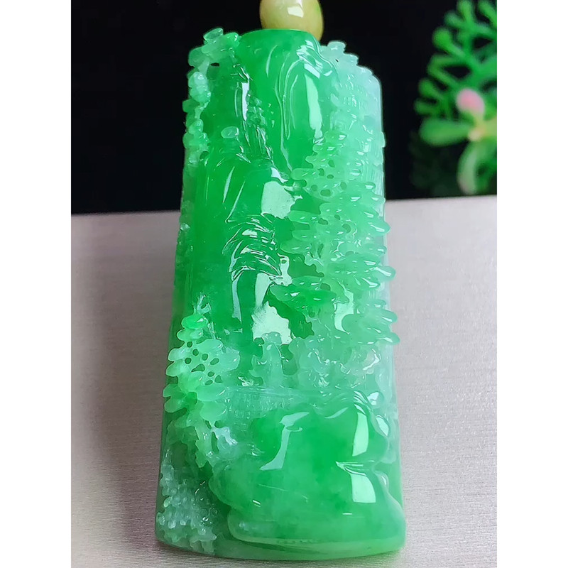 缅甸天然A货玉石翡翠挂件 精雕老坑冰种辣阳绿山水牌吊坠